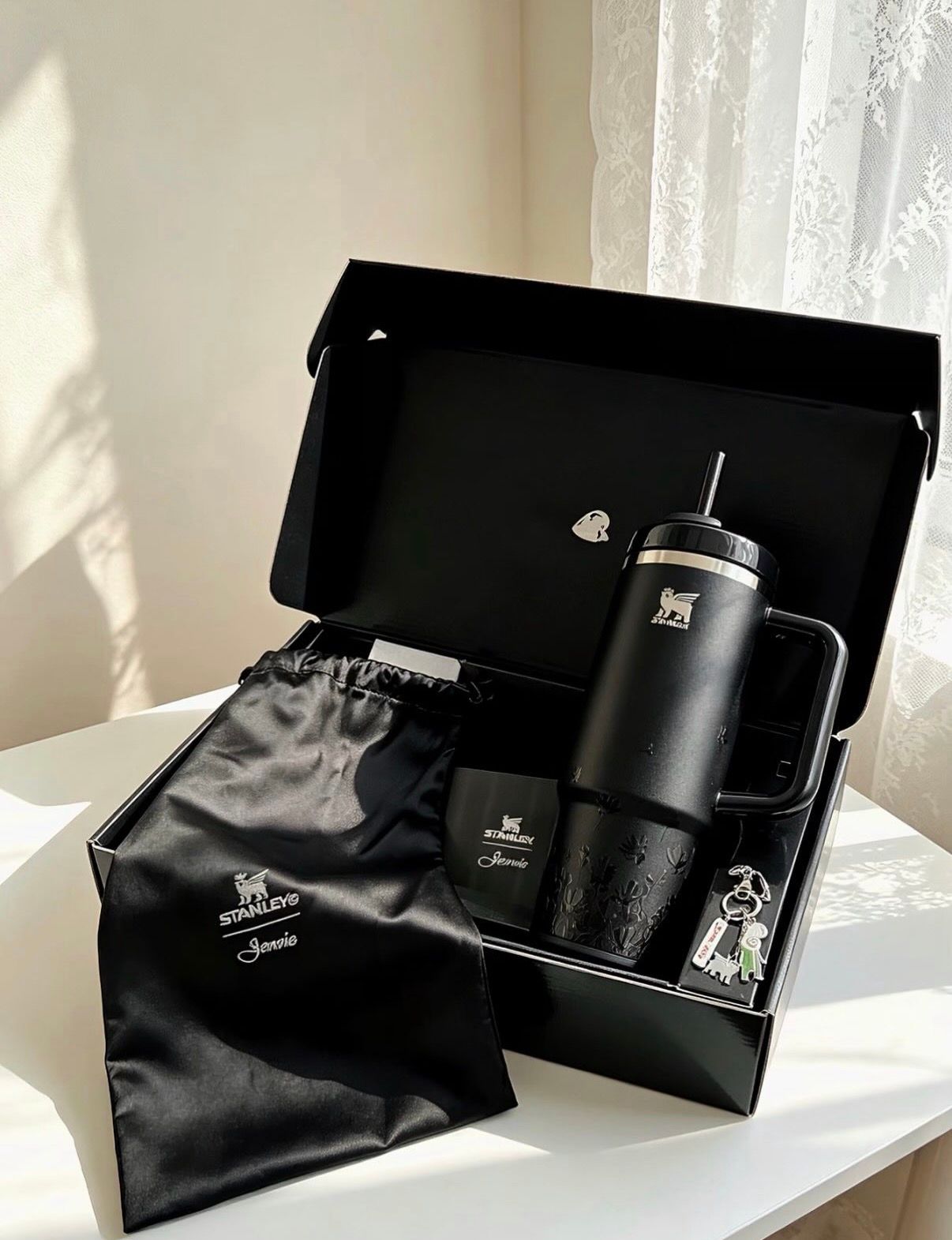 JENNIE x STANLEY TUMBLER SET product image 1